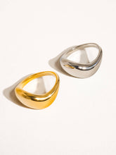 Load image into Gallery viewer, Bolden Band Ring
