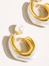 Load image into Gallery viewer, Aurelia Pearl Earrings
