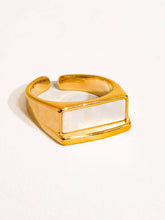 Load image into Gallery viewer, Pearlcore Ring
