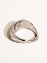 Load image into Gallery viewer, Bolden Band Ring
