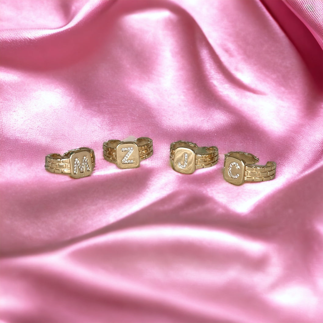 Initial Chains Ring